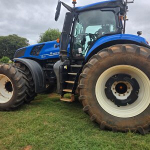 New Holland T8.410 Trekker / Tractor
