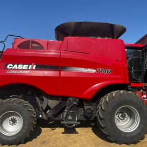 Case 7140 Stroper / Combine Harvester