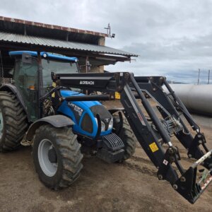 Alternative view of Landini Super DT110 4WD Cab Trekker met Laaigraaf / Tractor with Loader
