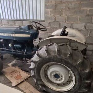 Alternative view of Ford 3000 Trekker / Tractor