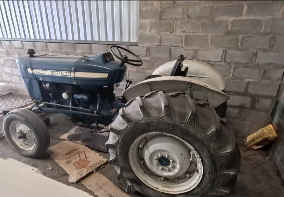 Ford 3000 Trekker / Tractor - Image 2