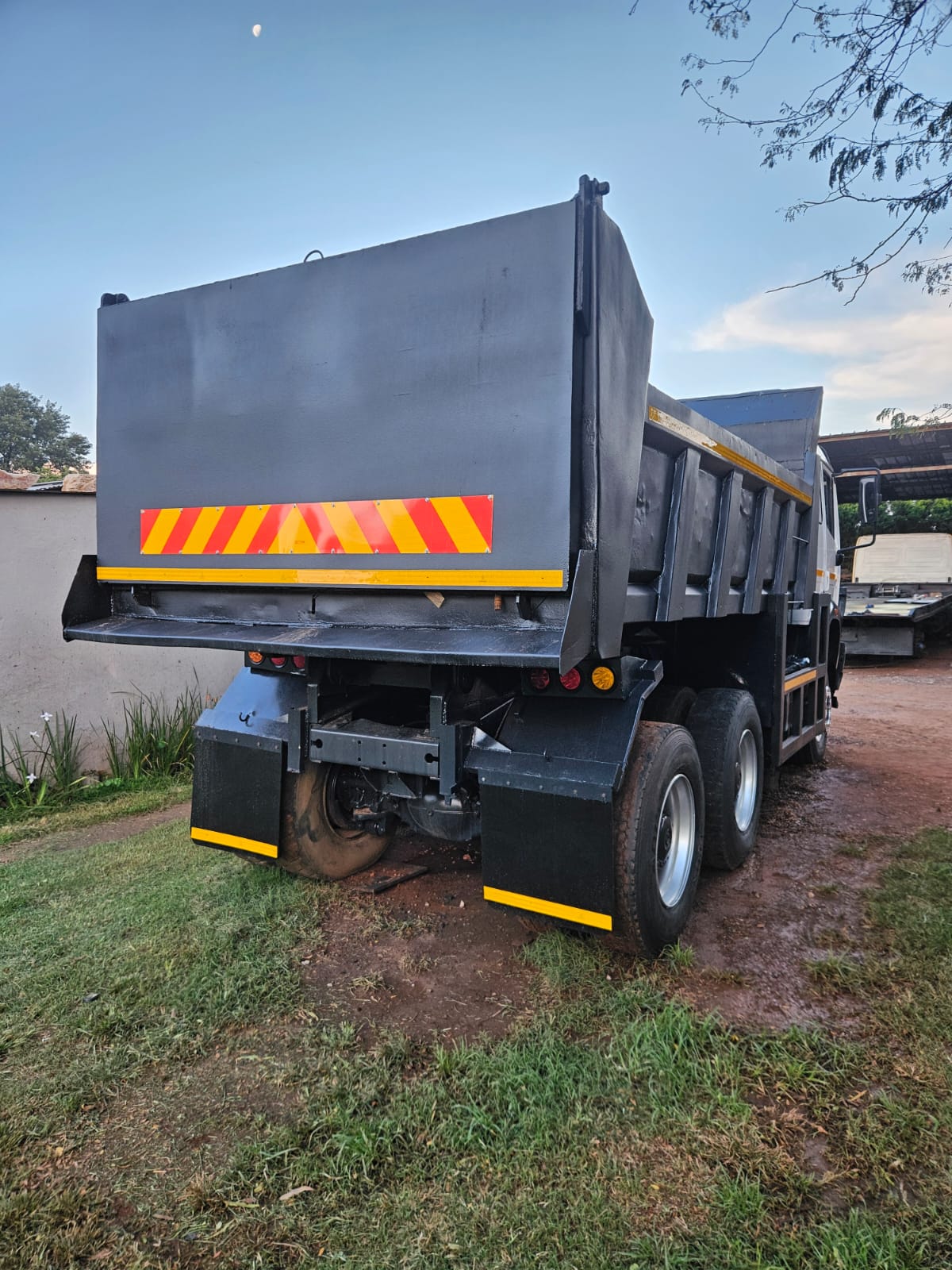 Mercedes-Benz 2635 Powerliner Tipper Trok / Truck - Image 4