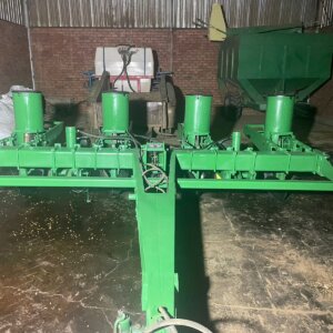 Alternative view of 4 Row John Deere 7000 Planter