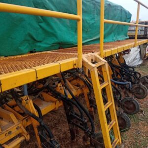 Alternative view of 8 Row Gravity / Gravitasie Planter