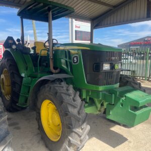 Alternative view of John Deere 6110B 4WD Trekker / Tractor