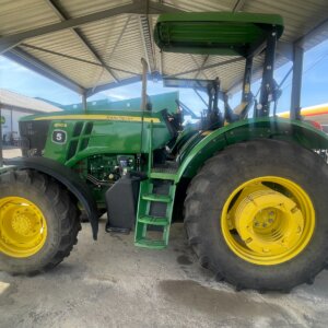 John Deere 6110B 4WD Trekker / Tractor