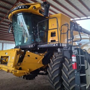 New Holland CR 9.70 Stroper / Combine Harvester