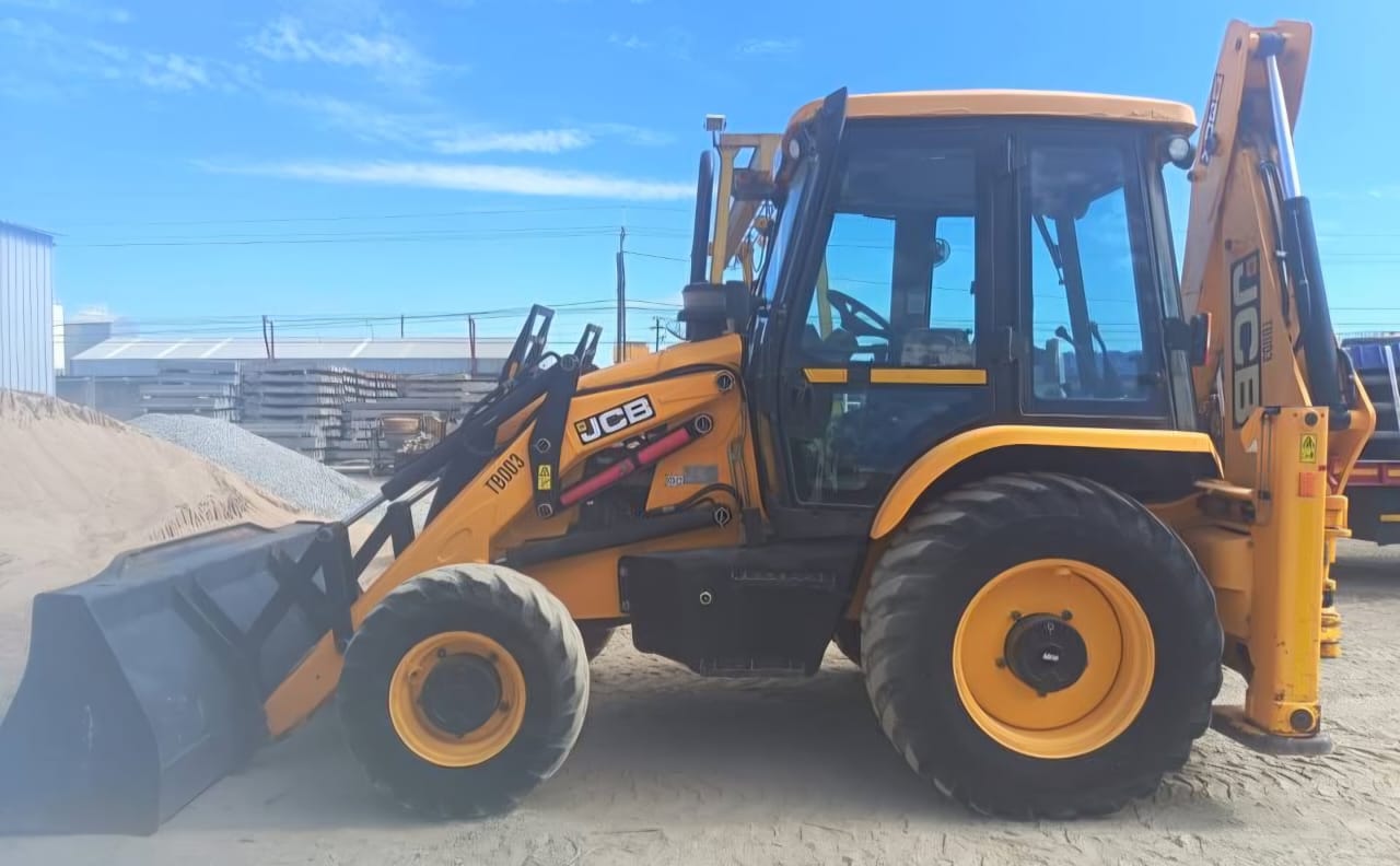 2x JCB 3DX TLB