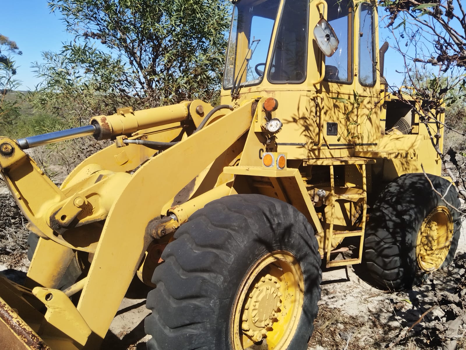CAT 916 Front End Loader / Voorlaaier