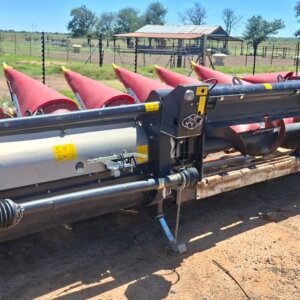 Alternative view of 8 Row .76 Geringhoff Plukkerkop / Header
