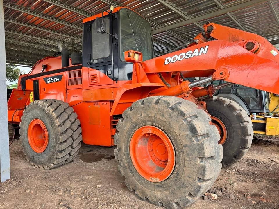 Doosan Mega 300V Front End Loader / Voorlaaier