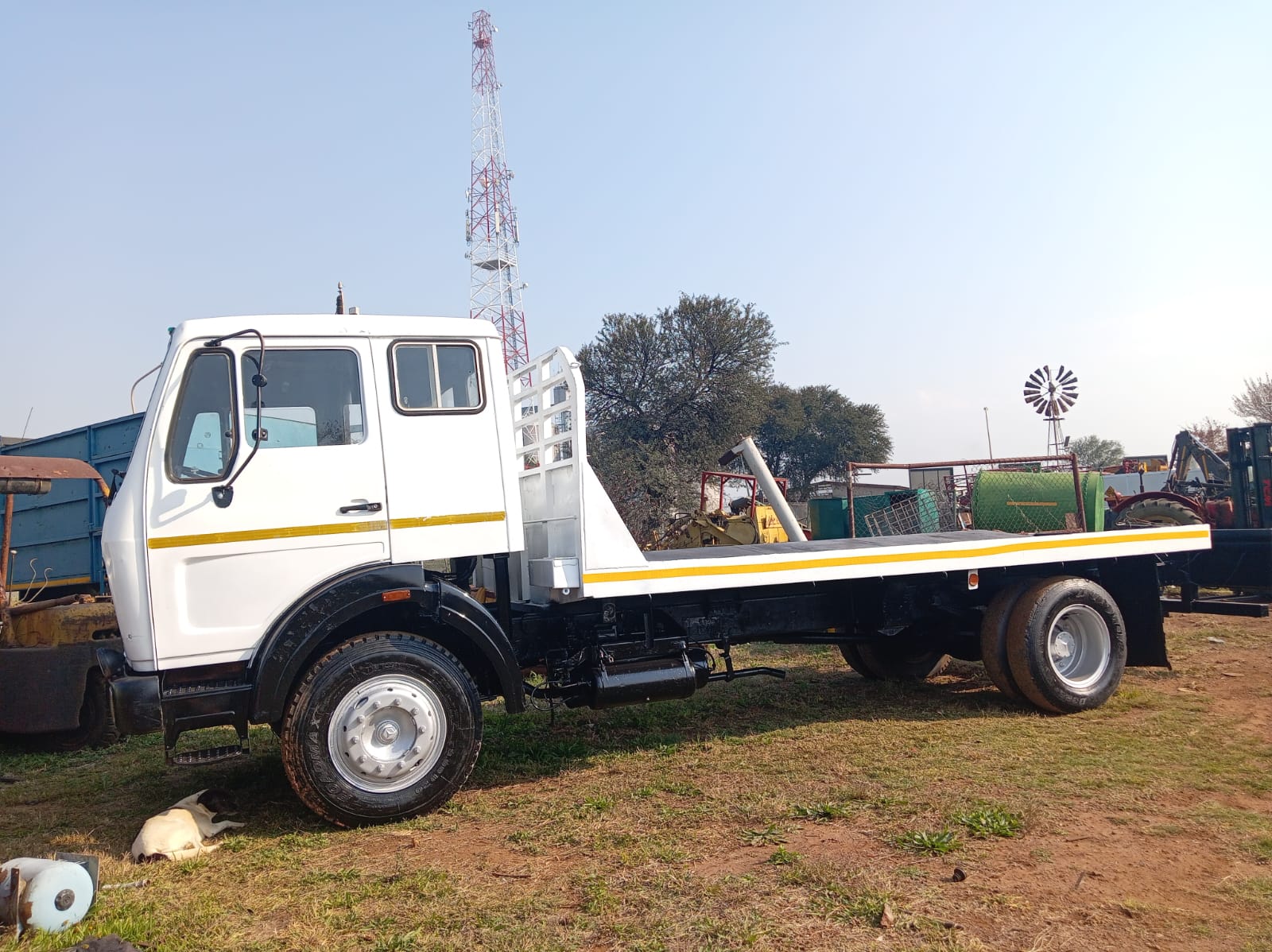 Mercedes Benz 1213 Platbak Trok / Flatbed Truck
