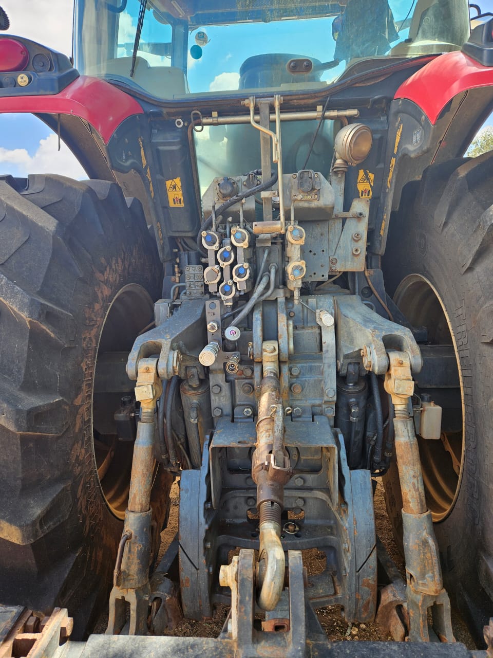 Massey Ferguson 8690 4x4 Dyna-VT Trekker / Tractor - Image 2