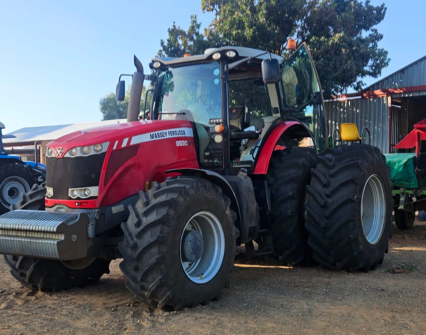 Massey Ferguson 8690 4x4 Dyna-VT Trekker / Tractor - Image 4