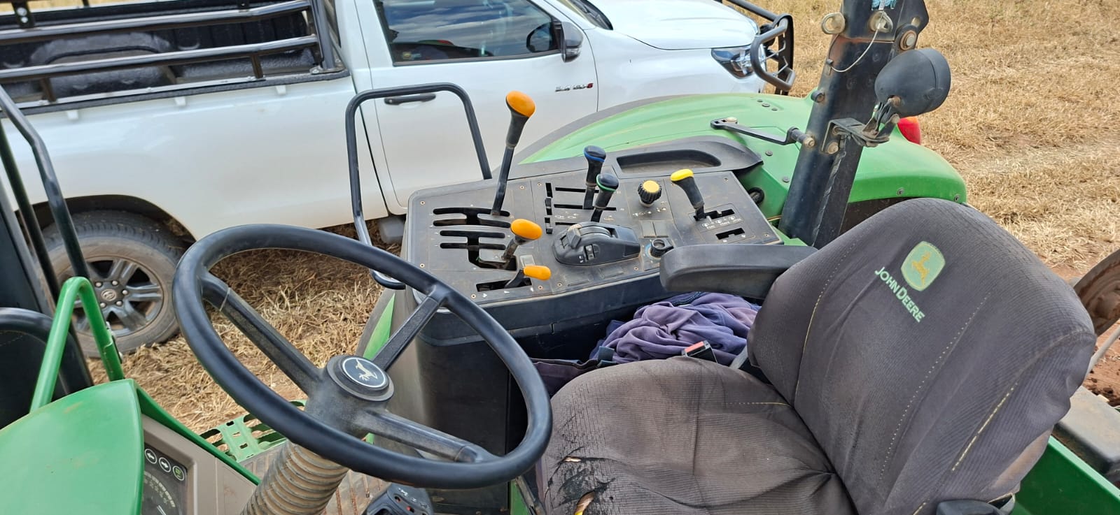 John Deere 6110M Trekker / Tractor - Image 2