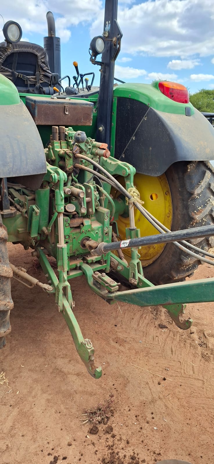 John Deere 6110M Trekker / Tractor - Image 5