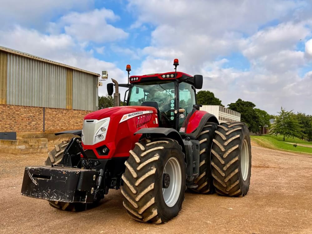 McCormick X8,680 4WD Cab Trekker / Tractor