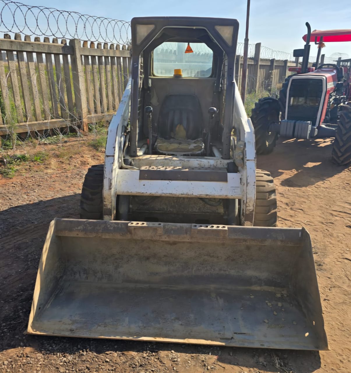 Bobcat S205 Skidsteer - Image 3