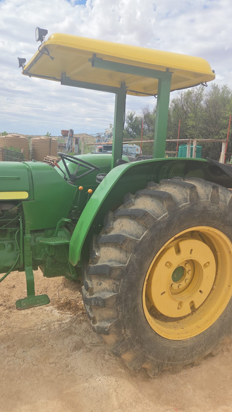 John Deere 2140 Trekker / Tractor - Image 4