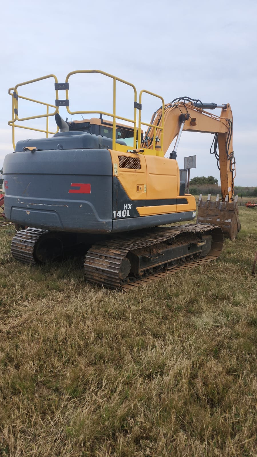 Hyundai HX 140L Excavator / Graafmasjien - Image 2