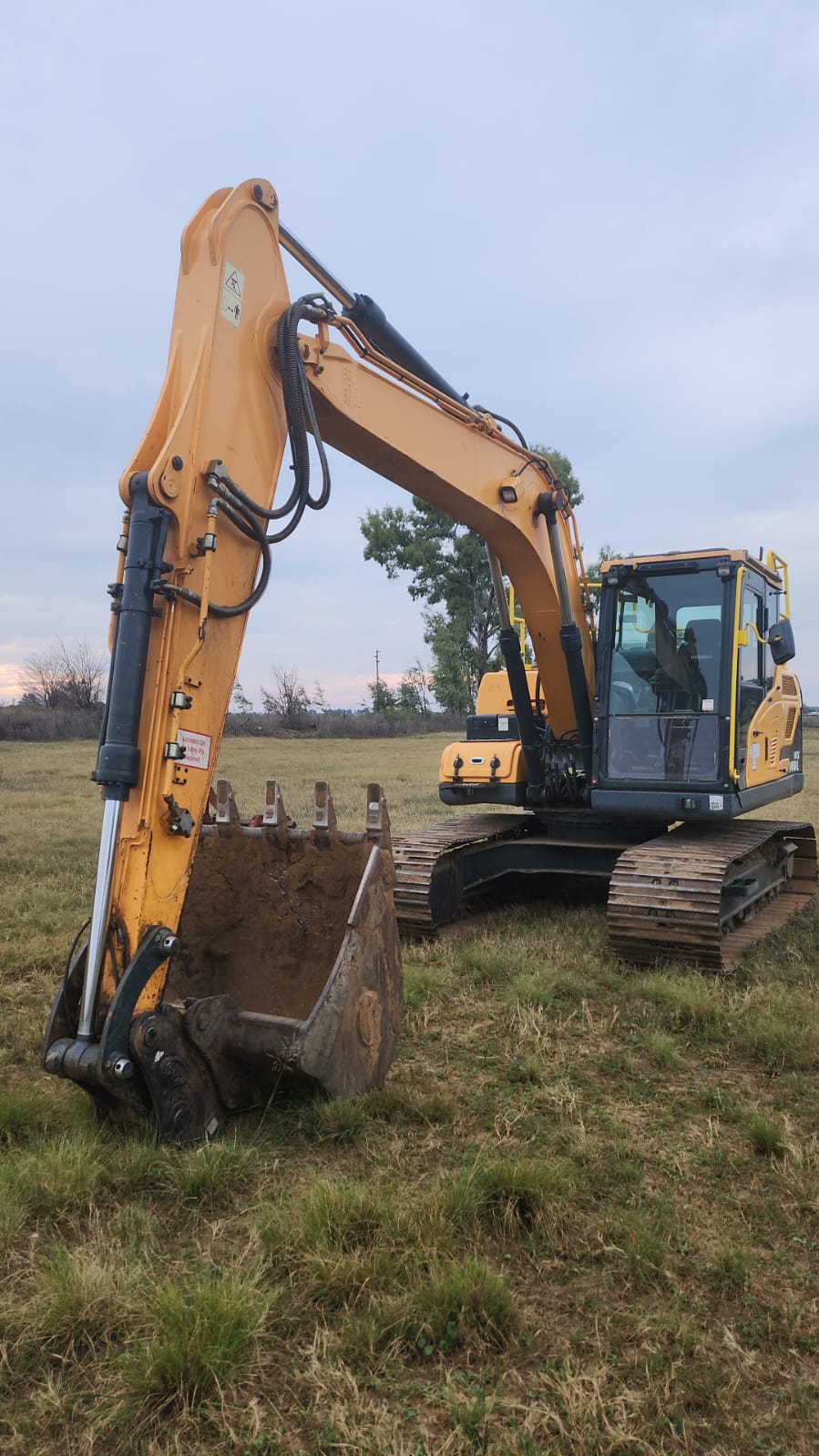 Hyundai HX 140L Excavator / Graafmasjien