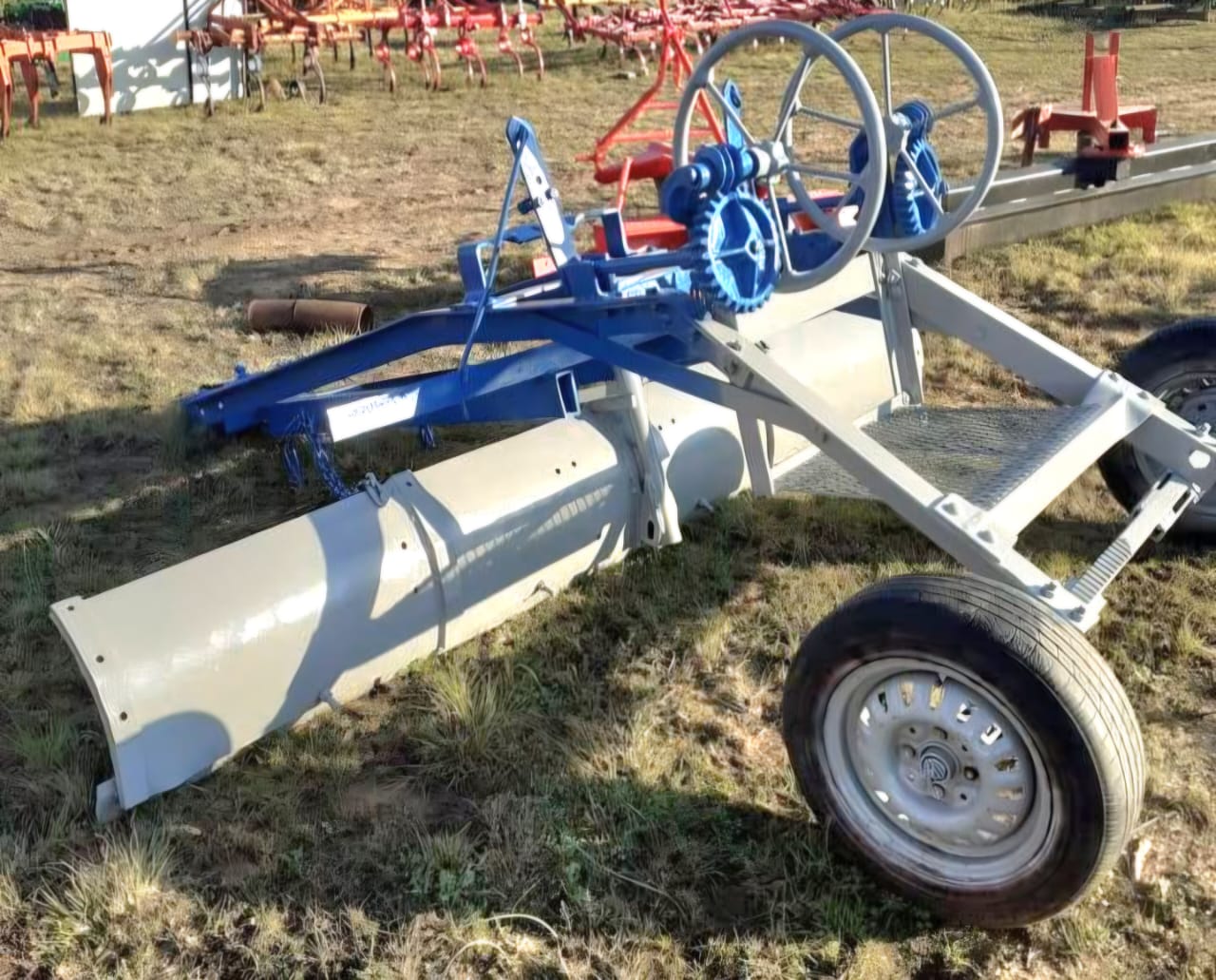 2 Wheel Tow Behind Grader / 2 Wiel Agter Sleep Padskraper - Image 3