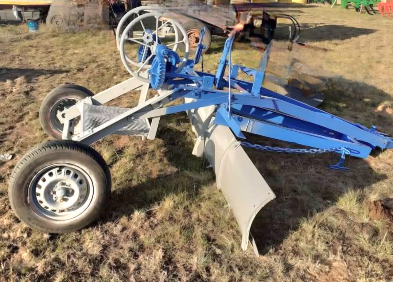 2 Wheel Tow Behind Grader / 2 Wiel Agter Sleep Padskraper - Image 4