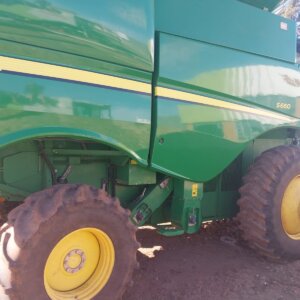 John Deere S660 Combine Harvester / Stroper