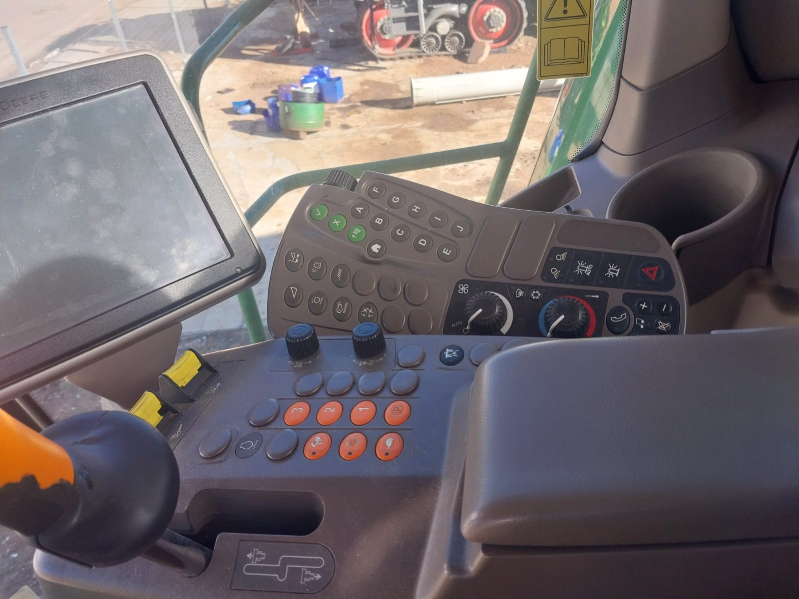 John Deere S660 Combine Harvester / Stroper - Image 3
