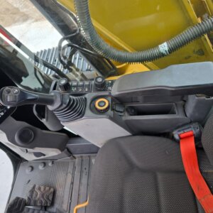 Alternative view of CAT 323 Excavator / Graafmasjien