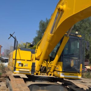 Alternative view of Komatsu PC200-8 Excavator / Graafmasjien