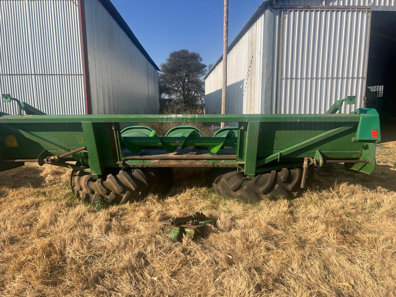 6 Ry / Row John Deere Tafel / Table - Image 5