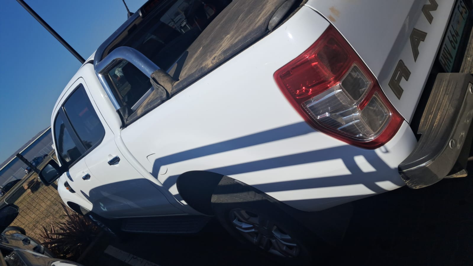 Ford Ranger 2.2 XLS - Image 2