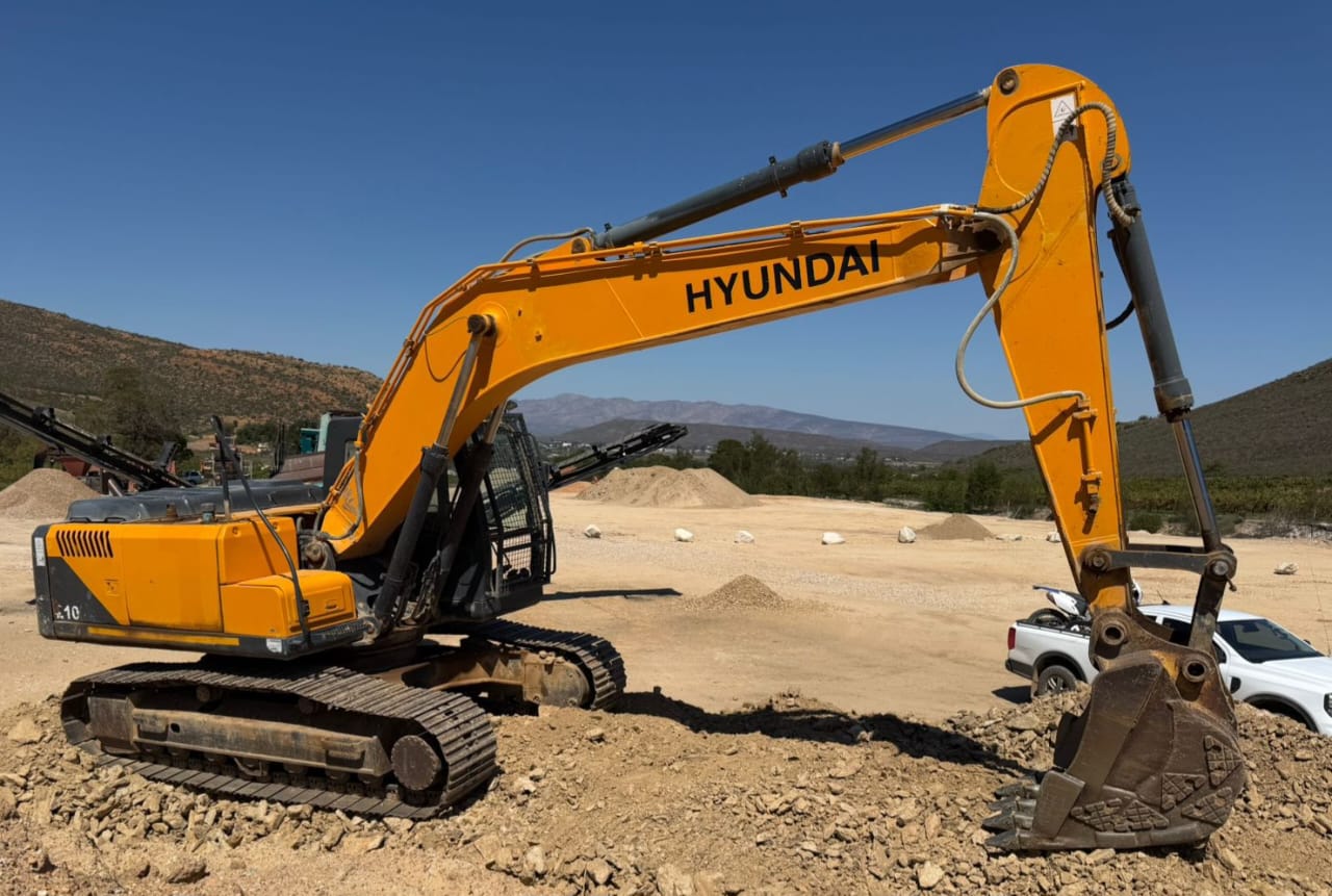 Hyundai P210-5 Excavator / Graafmasjien