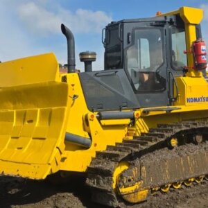 Komatsu D61EX-15 Dozer / Stootskraper
