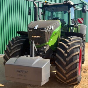Alternative view of Fendt 1050 Vario Trekker / Tractor