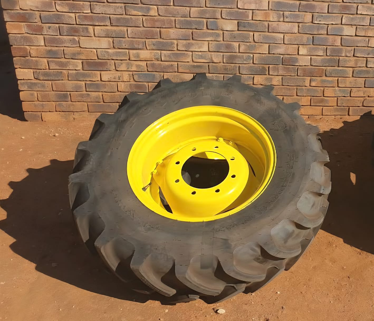 2x 340.85 R24 Firestone Trekker Bande / Tractor Tires