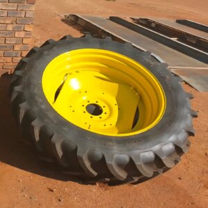 2x 340.85 R38 Firestone Trekker Bande / Tractor Tires