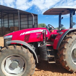 Massey Ferguson 6712 Trekker / Tractor