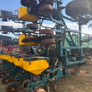 Alternative view of 2x 12 Row Equalizer Presision SL 12/914 Planter