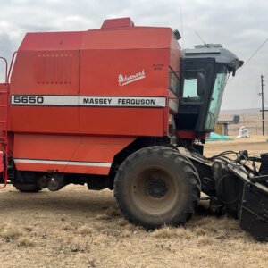 Massey Ferguson 5650 Advanced Combine Harvester / Stroper