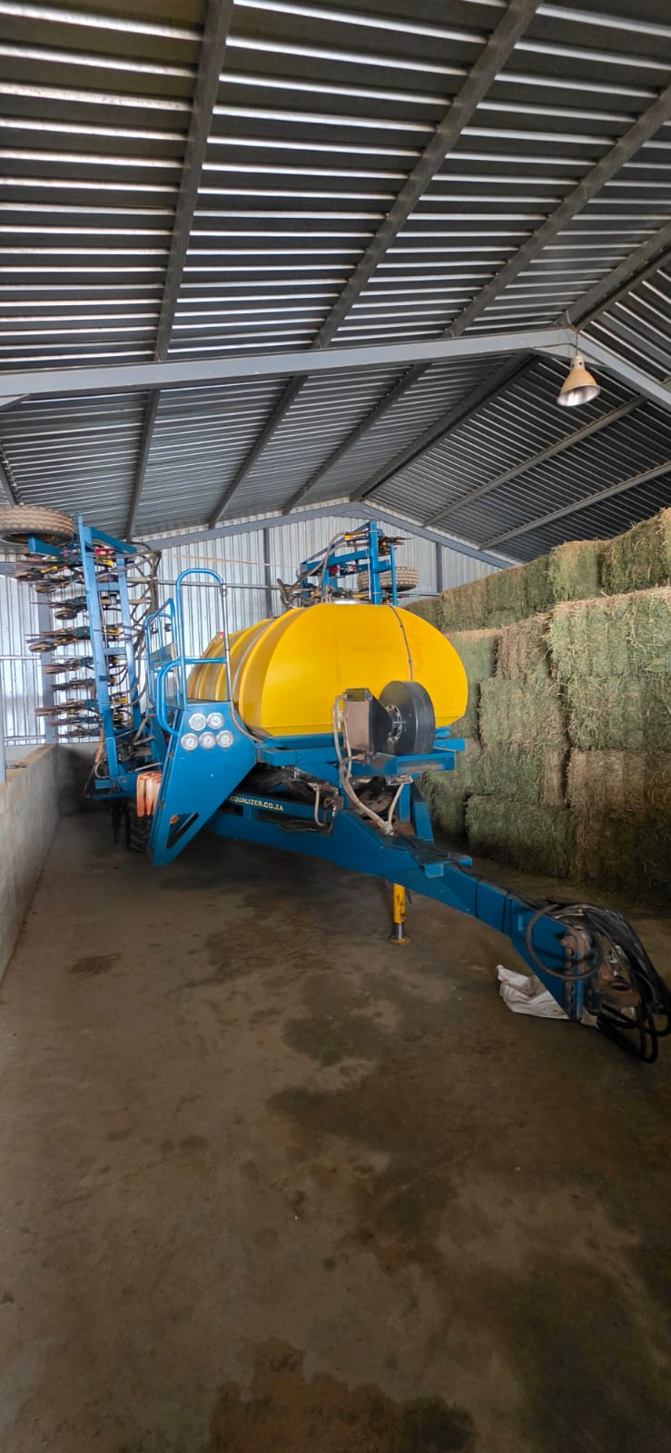 Equalizer Air Seeder 10000V