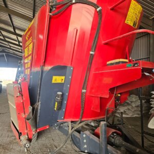 Alternative view of Fimaks Feed Mixer / Voermenger