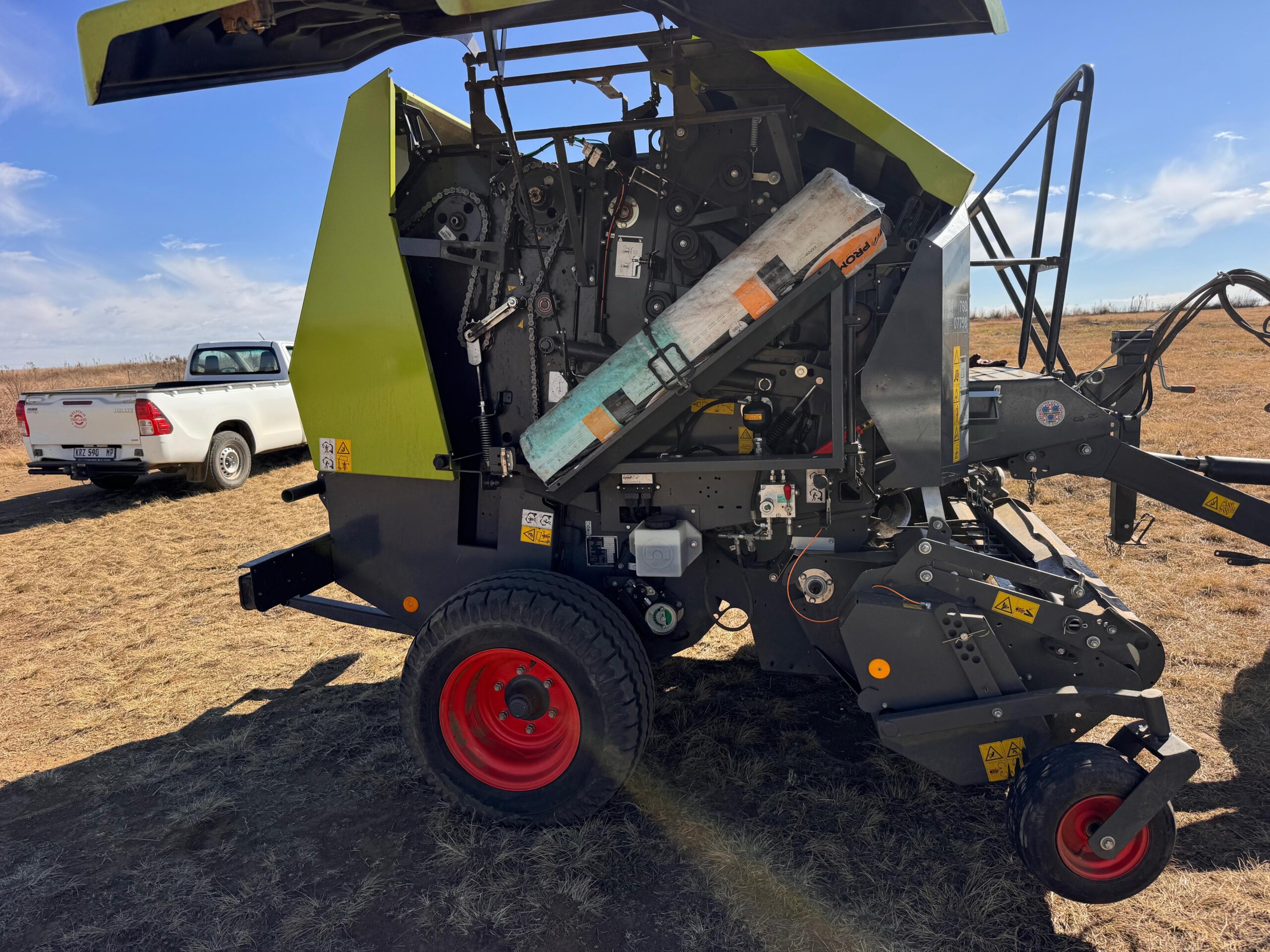 Claas Rollant 520 Baler - Image 2