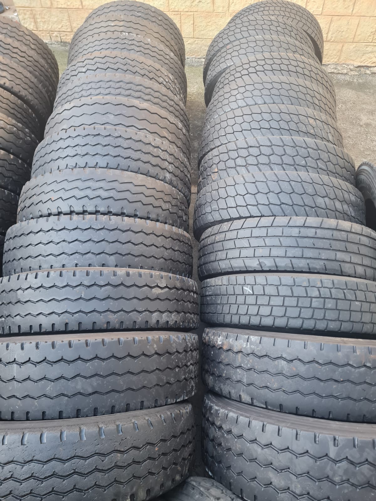 50x 315/80 R22.5 Gebruikte Trok Bande / Used Truck Tires - Image 3