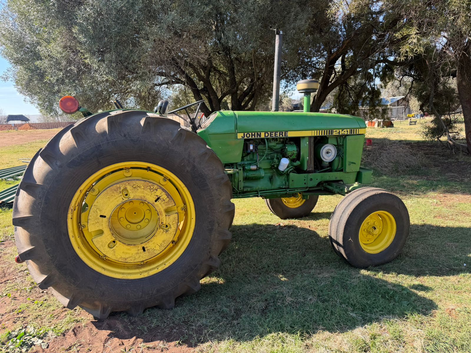 John Deere 2141 Trekker / Tractor - Image 5