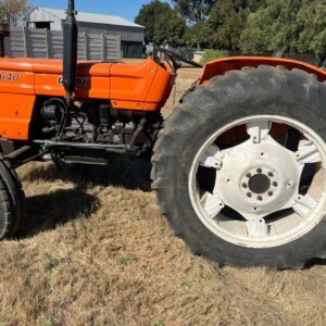 Alternative view of Fiat 640 Trekker / Tractor