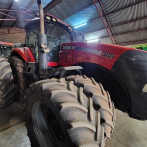 Alternative view of Case Magnum 380 Trekker / Tractor