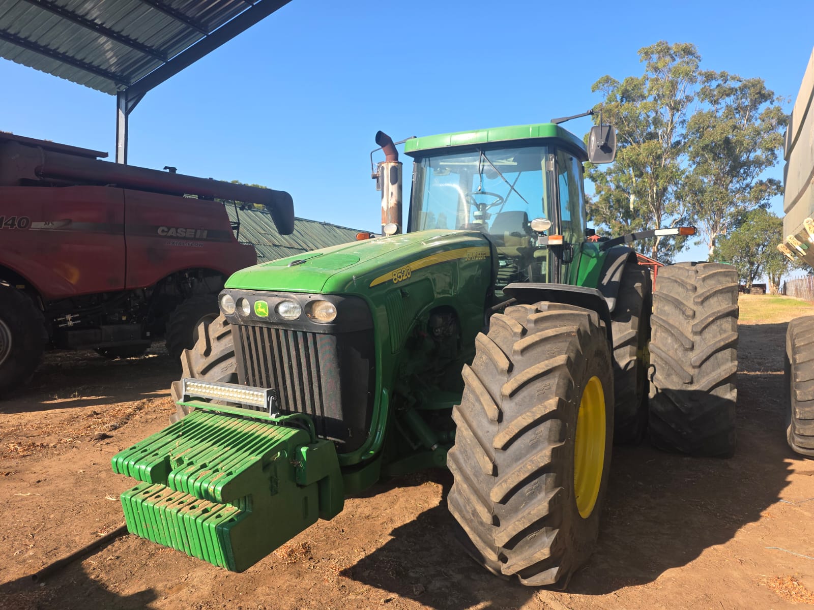 John Deere 8520 Trekker / Tractor - Image 2