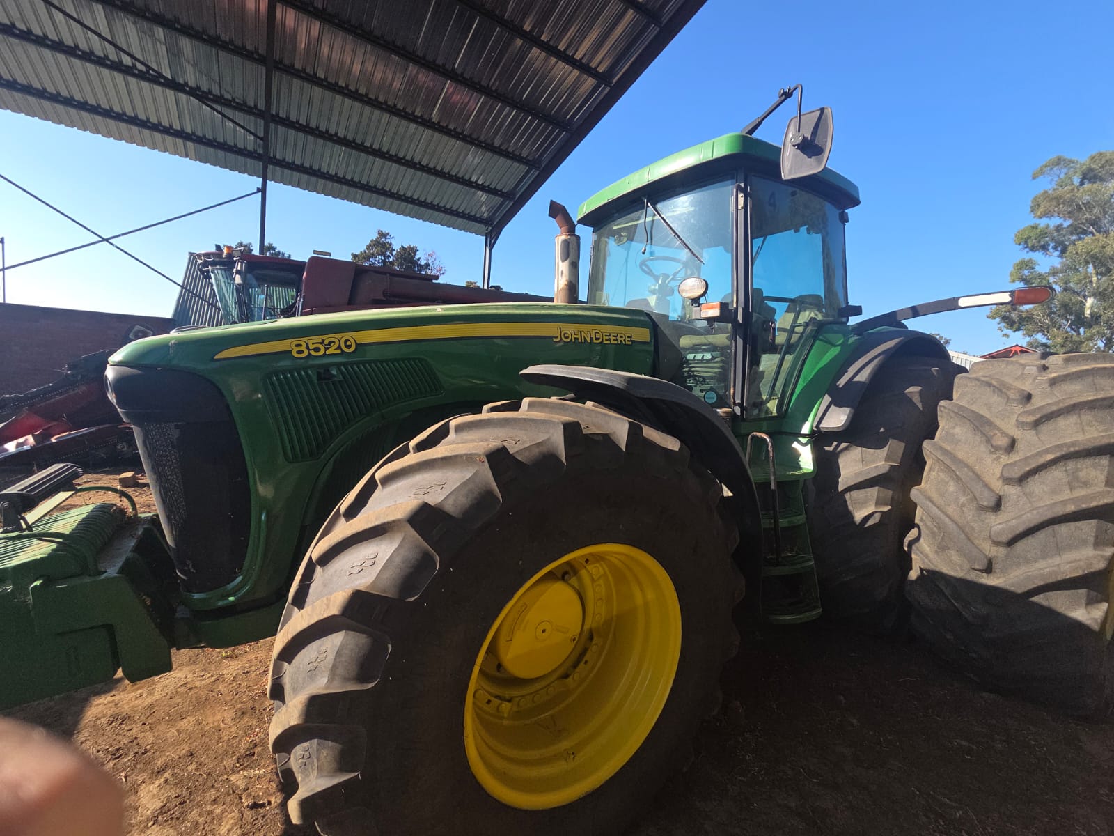 John Deere 8520 Trekker / Tractor - Image 5